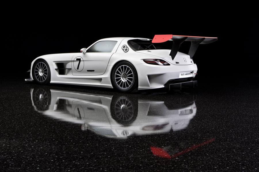  Mercedes-Benz SLS AMG GT3 2010 года  (фото 16 из 47)